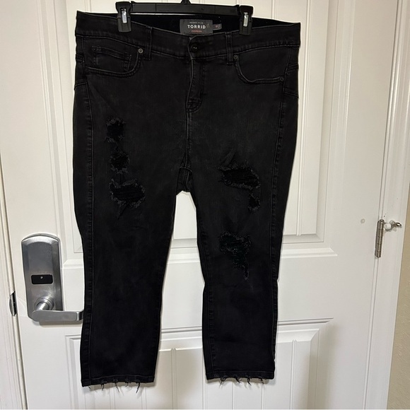 torrid Denim - Torrid Black Bombshell Skinny Distressed Jeans Size 18